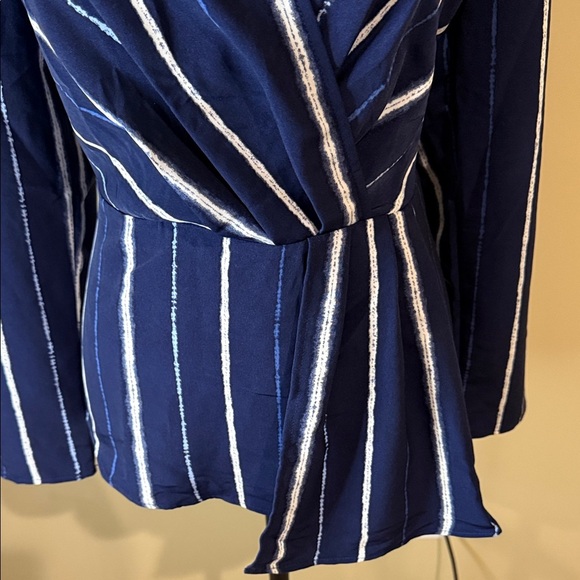 H by Halston Top Navy Striped Women's Size M - Picture 5 of 16